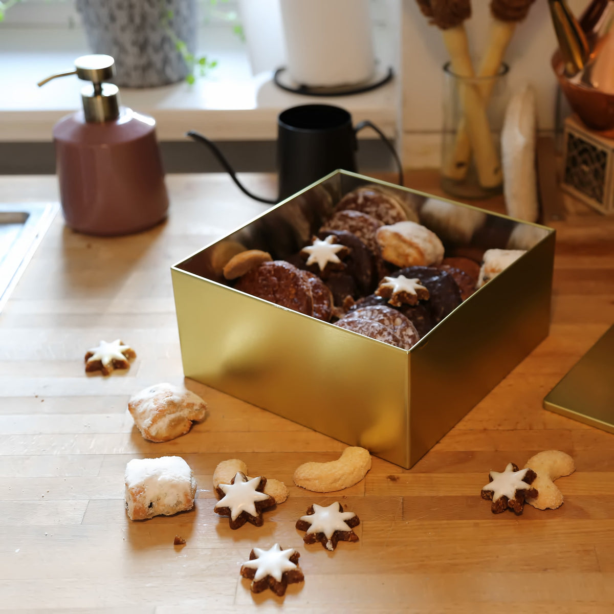 COOKIE | eckige Keksdose , goldene Plätzchendose mit Stülpdeckel | 9 x 19,5 x 19,5 cm (H,B,T)